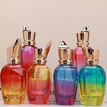 1Pc parfümös üveg színes hordozható újratölthető utazási parfümporlasztó üres sminktartály köd spray palack