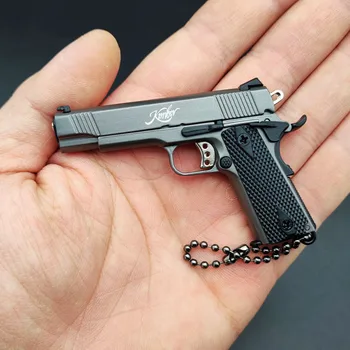 1PC ÚJ 1:3 Fekete Mini KIMBER 1911 pisztolypisztoly játékok miniatűr modell kulcstartó fém héj ötvözet ajándék játékok (nem tud lőni) (nincs doboz)