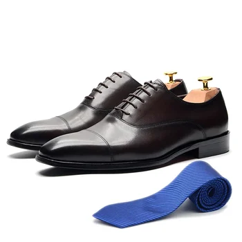 2024 Klasszikus valódi bőr férfi ruha cipő Fekete barna sapka Lábujj Fűzős Oxford Company Üzleti iroda Hivatalos cipő férfiaknak