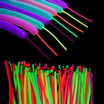 30Pcs fekete fény reaktív neon hosszú léggömbök világítanak a sötétben UV fluoreszkáló parti születésnapi dekoráció