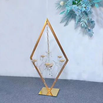 4db 6db 10db 120cm magas esküvői arany fém magas gyémánt asztal középpontok gyertyatartóval a háttéríves színpadi dekorációhoz