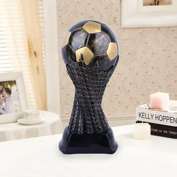 A labdarúgó-Európa-bajnokok kézműves ajándékokkal jutalmazzák a szurkolókat