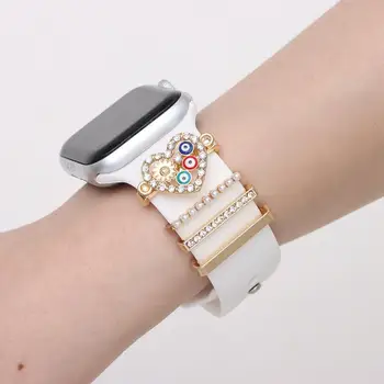 Apple Watch Band Diamond Love Heart Ornament Metal Charms dekoratív gyűrűhöz az iwatch Smart Watch szilikonszíjas tartozékaihoz