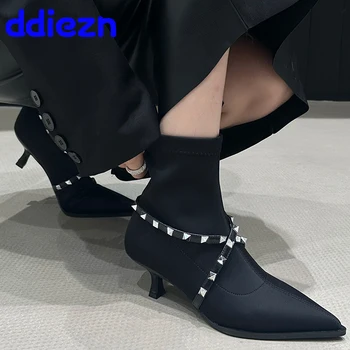 Divat szegecs fekete cipő Modern női boka sztreccs csizma Női sarok Új cipő Rövid rugalmas csizma nőknek Lábbeli