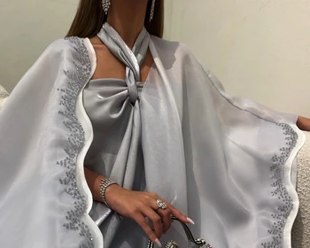 Dubai nők Halter Neck ruhát viselnek Szaúd-Arábia estélyi ruhák gyöngyös csomagolások Hosszú becsületbeli szobalány parti báli ruhák
