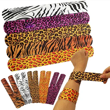Gyermek kreatív állatmintás pofon karkötők Leopárd tigris zsiráf minta Erdei téma fiúk Birhday party ajándék játékok szívesség