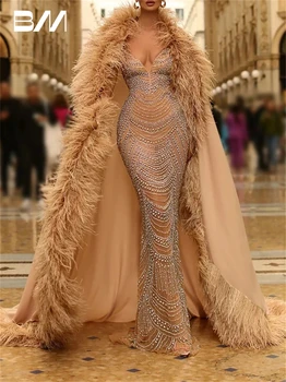 Luxus gyöngyfűző sellőbáli báli ruha hosszú köpeny illúzióval Spagetti pántok szexi női partiruha köntös De Soriee