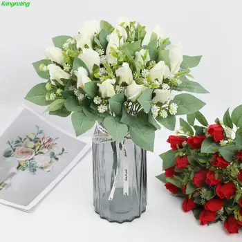 Műtulipánok hamis virágdekoráció szállodai asztal lakberendezés Esküvői fotózás Menyasszony rózsát tart