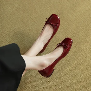 Retro masni lakkbőr lapos cipő női tavasz ősz szögletes lábujj vaskos alacsony sarkú cipő egyszemélyes cipő bor piros alkalmi naplopók lakások