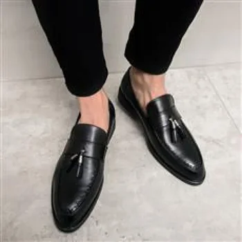 Tavaszi férfi puha talpú hegyes bőrcipő Férfi koreai üzleti öltöny Lélegző alkalmi magasságnövelő talpbetét Férfi cipő