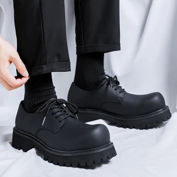 Valódi bőr férfi alkalmi cipő Fűzős luxusmárka 2024 Férfi naplopók Mokaszinok Lélegző fekete vezetési cipők férfi tornacipők