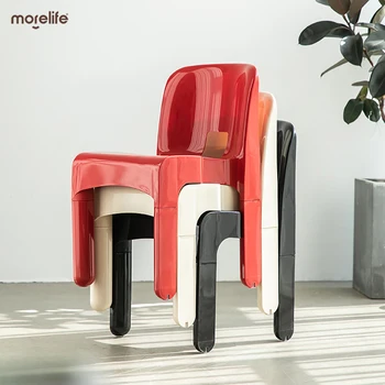 Északi stílusú 21Középkori szék Étterem Piros műanyag szék Egyszerű kávézó Tej Tea Shop Hátsó gravírozott étkezőszék