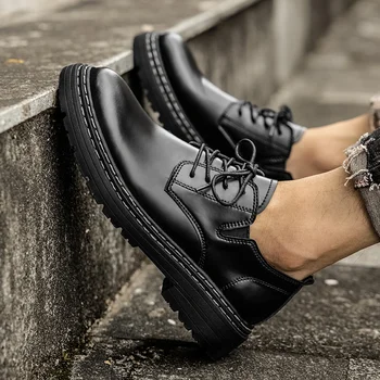 Új, kiváló minőségű csizmák Brit stílusú kényelmes viselet alkalmi bőr cipők Férfi vastag talpú kültéri vízálló munkaruházat Bőr cipők
