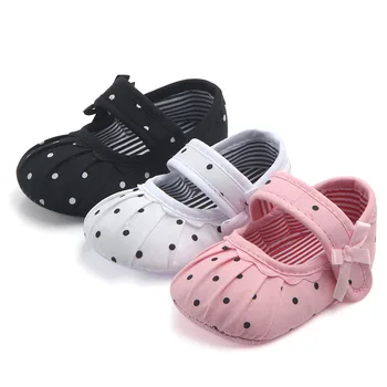 Újszülött baba cipők Kislány kisgyermek cipők Pöttyös aranyos csokornyakkendő hercegnő cipők csúszásmentes gyerekcipők First Walker kiegészítők